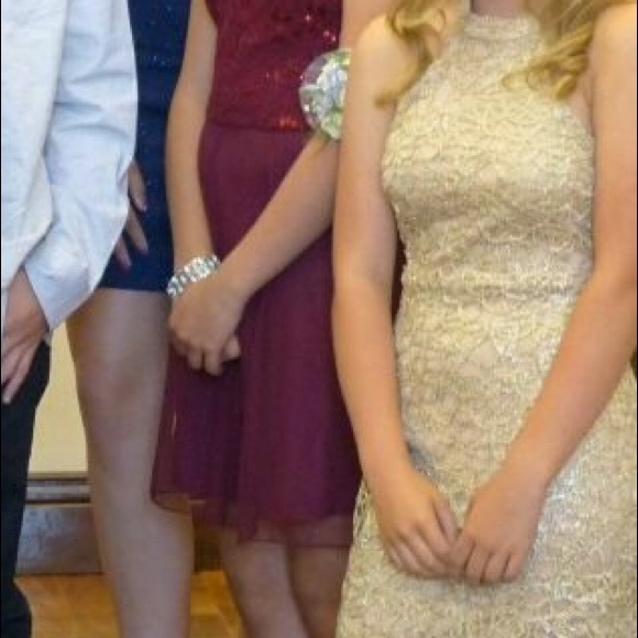 brand new, trying to raise money for a prom dress - Picture 2 of 3